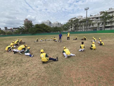 蔡沛玲 - ? 高雄強棒社區棒球隊
我們一起來~夢想開打!!改變孩子,就從現在開始!
? 訓練時間與地點
每週六 下午 1:30 - 5:00|陽明總部(陽明棒球場)
每週日 下午 1:30 - 5:00|中正分部(中正高中工藝球場)
?? 招生對象
國小、國中學生|年齡 6 至 15 歲 皆可參加
⚾ 特訓班限額招生,額滿為止!
? 聯絡方式
蔡會長|0976-990-005
歡迎來電或 蔡沛玲 - ? 高雄強棒社區棒球隊
我們一起來~夢想開打!!改變孩子,就從現在開始!
? 訓練時間與地點
每週六 下午 1:30 - 5:00|陽明總部(陽明棒球場)
每週日 下午 1:30 - 5:00|中正分部(中正高中工藝球場)
?? 招生對象
國小、國中學生|年齡 6 至 15 歲 皆可參加
⚾ 特訓班限額招生,額滿為止!
? 聯絡方式
蔡會長|0976-990-005
歡迎來電或