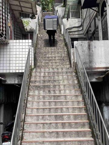 天羽專業搬家 - 階梯搬運服務