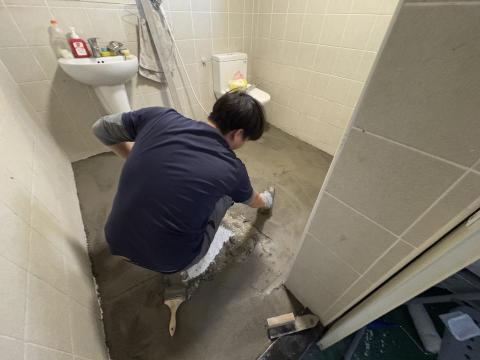 阿隆 - 浴室防水