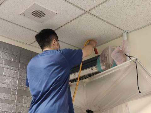 布丁冷氣洗凈 - 壁掛清洗冷媒製冷蒸發器鋁鰭片,清洗風輪