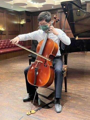 高雄大提琴 陳老師 - 也有指導成人學生