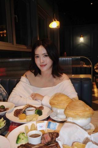 提供刻印字體服務的專家婕儒