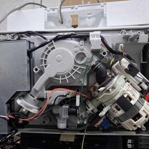 潘重儒 - 洗碗機下方功能零件组