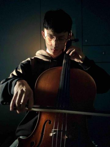 提供大提琴服務的專家楊博丞