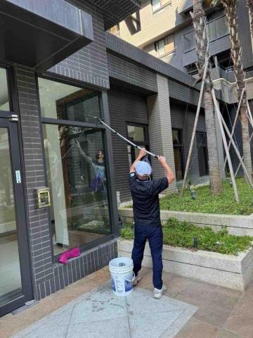 ¥道臨天下¥《環境居家清潔》「服務社」 - 社區玻璃清潔
