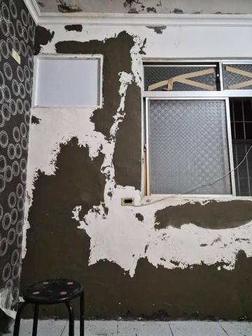 合旺工程行 - 壁癌清除作業中