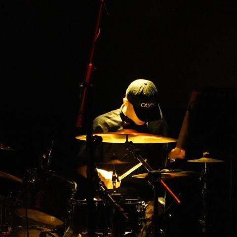 提供加權股票指數服務的專家和平阿帕爵士鼓工作室-蕭金霖（鼓手:精靈）