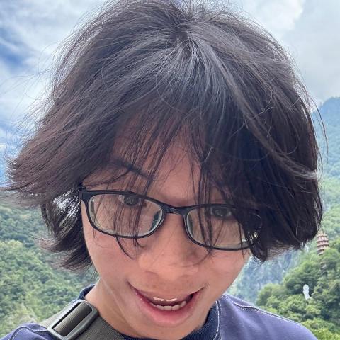 提供高中物理服務的專家黃冠佑