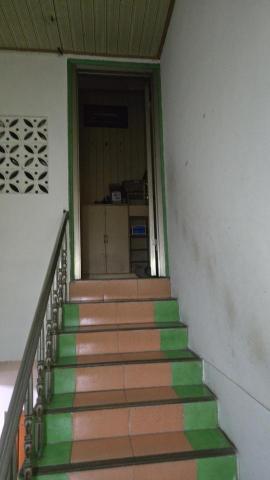 范世勳 - 樓梯很寬
二樓門口變小 
