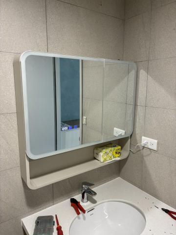 周文翔 - 鏡櫃安裝上牆 周文翔 - 鏡櫃安裝上牆