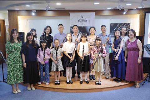 林育朱 - 每半年舉辦發表會，學生成人皆有