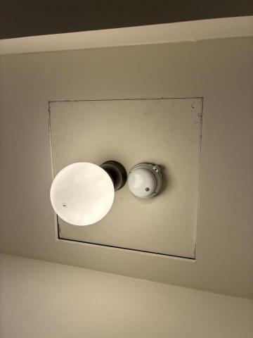 周文翔 - 燈具接電上牆 周文翔 - 燈具接電上牆