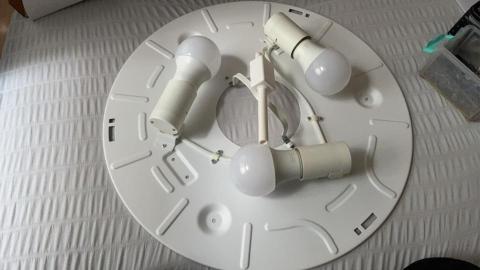 周文翔 - 燈具接電上牆 周文翔 - 燈具接電上牆