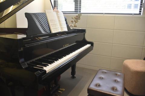 簡老師鋼琴工作室 - 