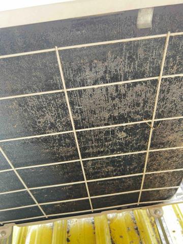 金龍陞冷氣空調有限公司 - 清洗前