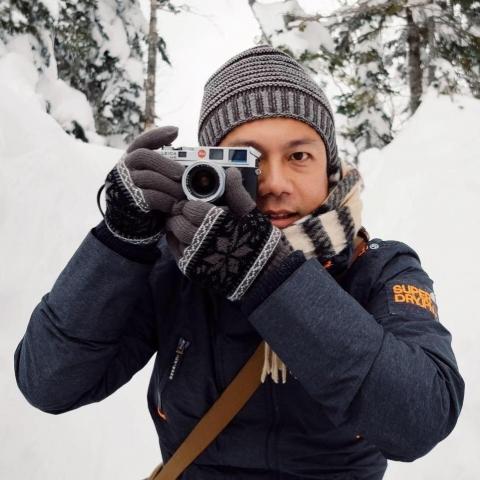 提供禮服全家福照服務的專家謝宗軒