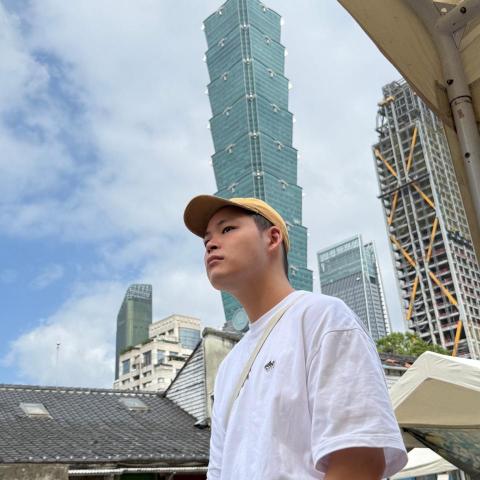 提供餐點服務的專家Alex Lai