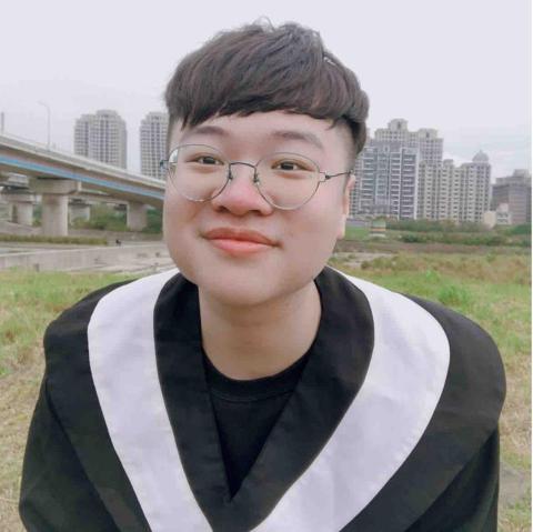 提供刮痧刀服務的專家林宥呈Louis_忠孝