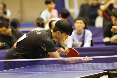 提供桌球服務的專家田秉中