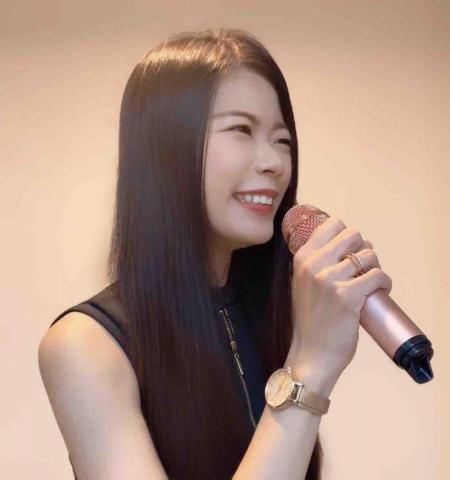 提供染髮劑莉婕服務的專家莉恩