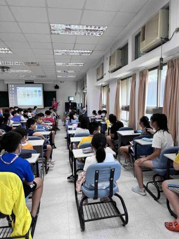 YIEN HSU - 國小英文檢定考監考老師