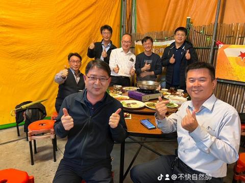 冠優聯合稅務記帳士事務所 - 老同事，都在銀行業發光發熱