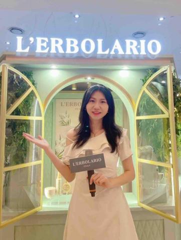 韓恩-醫學背景中英活動主持人 -  蕾莉歐百貨主持