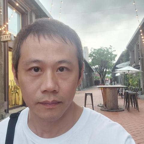 提供相機修理服務的專家吳世崑