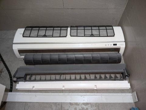 陳建諭 - 分離式冷氣清洗(拆封鼓)