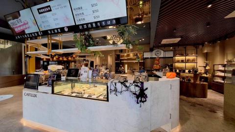 雅室內裝修有限公司 - 入口吧檯,飲料咖啡調理區,出售甜品,點餐及麵包結帳