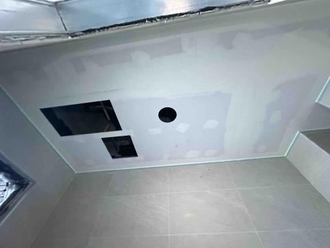 卓慧美 - 矽酸蓋板釘孔第一次批土作業處理