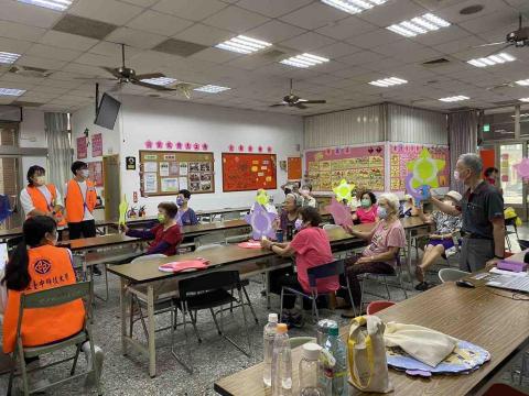 余依容 - 社區藥物及營養健康團體衛教