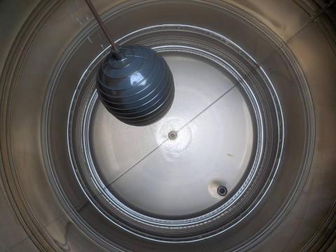 陳建諭 - 白鐵水塔清洗