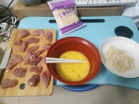 葉冠岑 - 燕麥炸肉很好吃