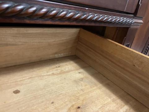 周文翔 - 抽屜軌道修繕前 周文翔 - 抽屜軌道修繕前