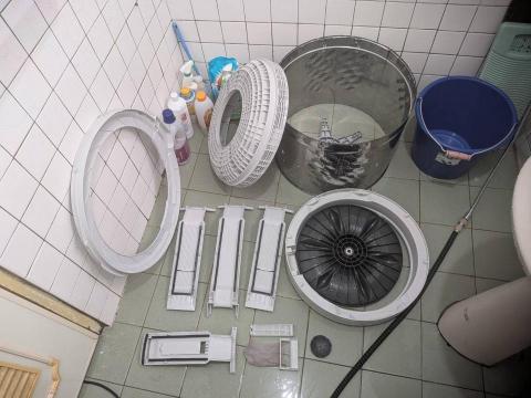 陳建諭 - 直立式冷氣清洗