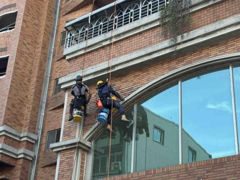 提供外牆磁磚修補服務的專家鎧恩工程行