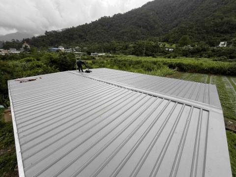 茂原工程行 - 鐵皮屋屋頂（施工中）