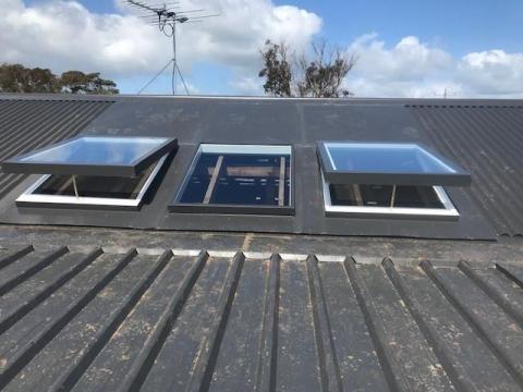 張超羣 - 鐵皮屋頂天窗01