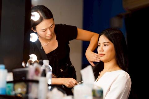 張炘燕 - 這種彩妝服務實戰經驗