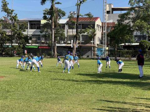 恩愷 - 帶社區球隊