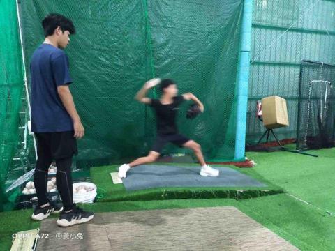 恩愷 - 投球指導