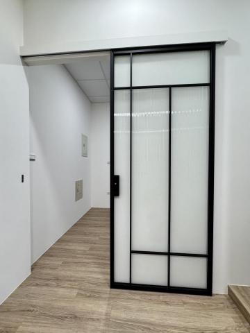 山紘企業有限公司 - 鋁細框隔間門好推好拉又優雅