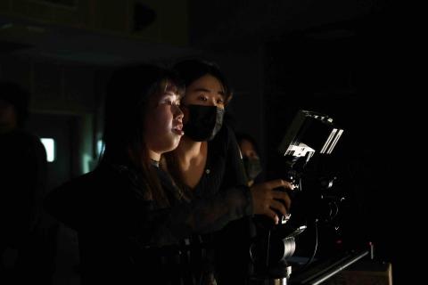 曹薇［影片拍攝剪輯、英語家教］ - 