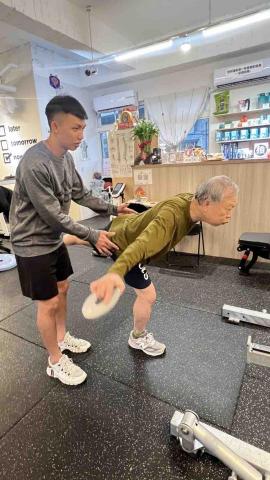 祁櫂笎 - 高齡者穩定平衡訓練