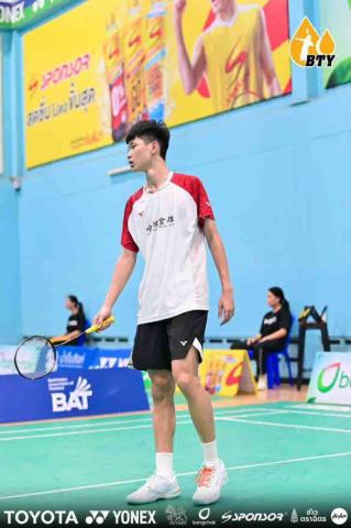 提供羽球規則服務的專家黃靖皓