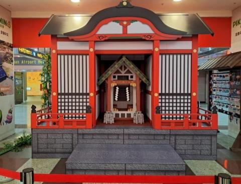 科影數位 江念穎 - 道具製作/背板輸出