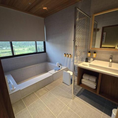 邑光防水隔熱工程 - 屏東四重溪溫泉飯店（全棟防水工程）