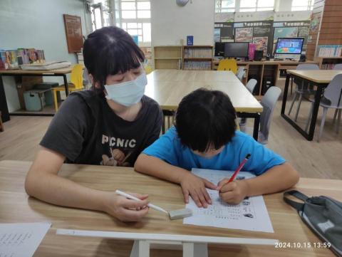 張若榆 - 課業輔導