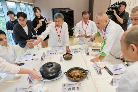 嚴智聰 - 「2025麻油料理擂台競賽」
：經濟部商業發展署為主辦的活動中，當任品審的日本知名厨師之口譯。